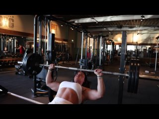 melinda lindmark - how to get bigger chest muscles